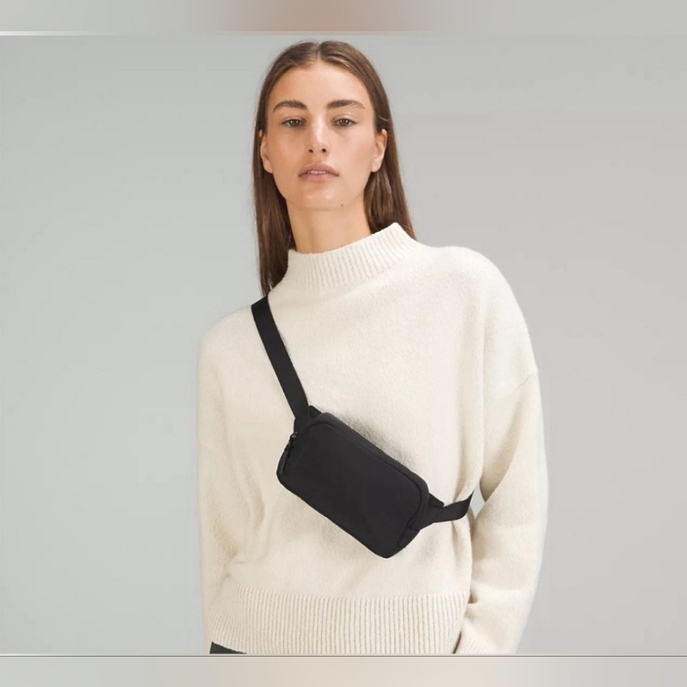 LULULEMON Mini Belt Bag